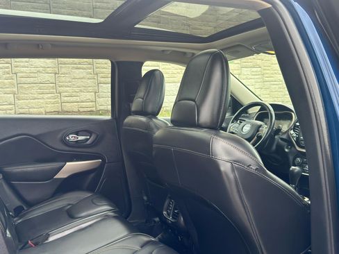 Used 2018 Jeep Cherokee Limited image 35