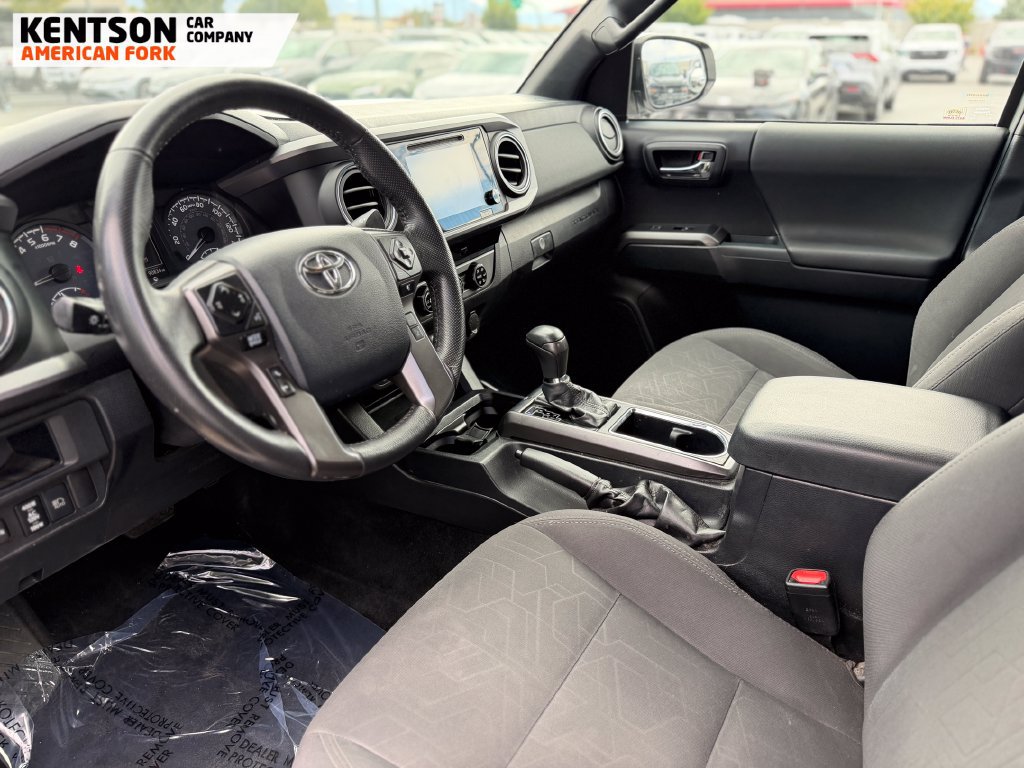 Used 2018 Toyota Tacoma TRD Off-Road AWD/4WD image 25