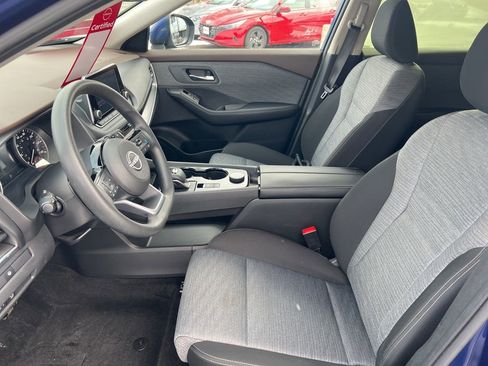 Certified 2023 Nissan Rogue SV image 4