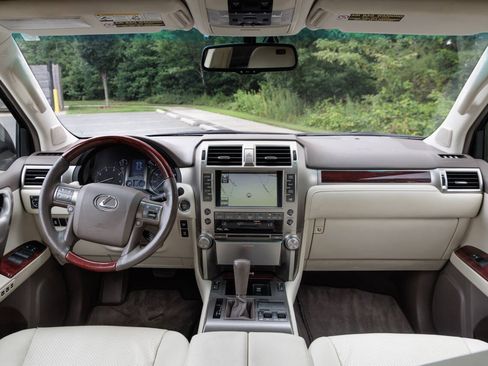 Used 2010 Lexus GX 460 w/ Comfort Plus Pkg AWD/4WD image 12