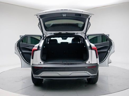 Used 2024 Chevrolet Blazer EV LT image 20