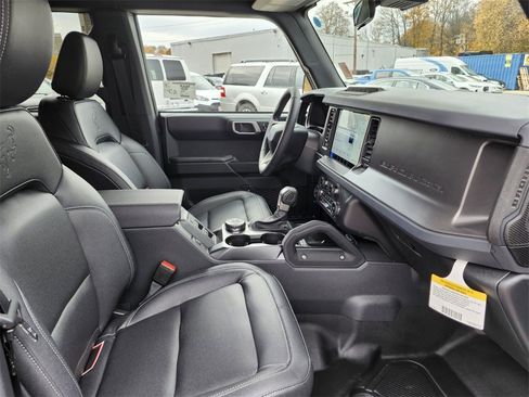 New 2025 Ford Bronco Badlands image 11