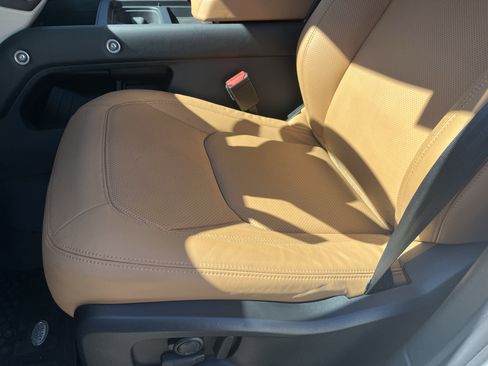 Certified 2024 Land Rover Defender 110 SE image 18