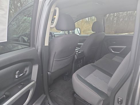 Used 2024 Nissan Titan SV w/ SV Convenience Package image 25