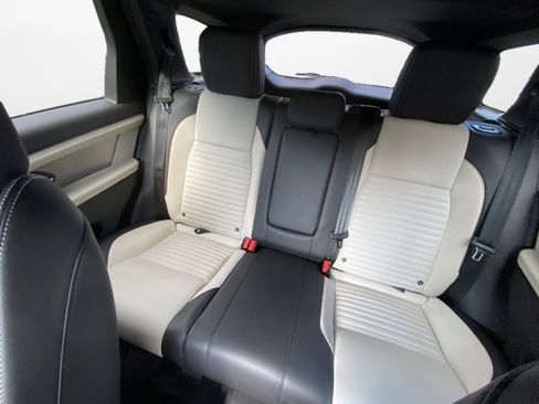 Used 2024 Land Rover Discovery Sport Dynamic SE image 12