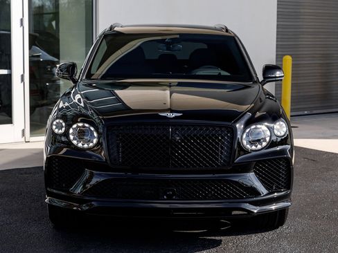 Used 2024 Bentley Bentayga image 9