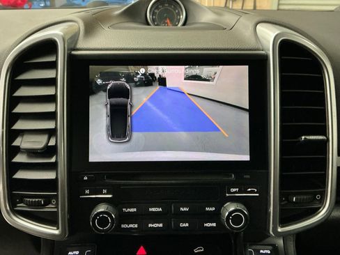 Used 2018 Porsche Cayenne Platinum Edition image 24