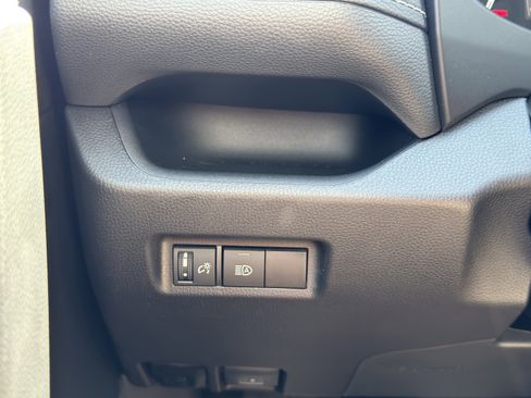 Used 2025 Toyota RAV4 XLE image 39