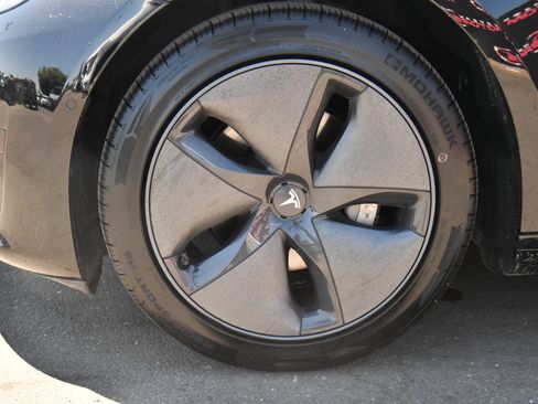 Used 2020 Tesla Model 3 Standard Range RWD image 12