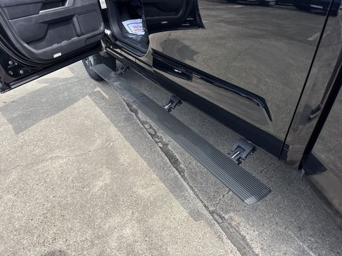 Used 2022 Toyota Tundra Platinum AWD/4WD image 17