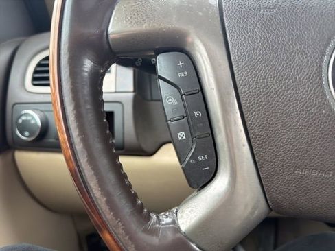 Used 2009 GMC Yukon XL Denali image 37