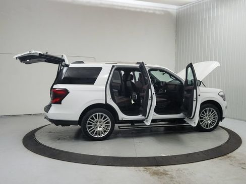 Used 2024 Ford Expedition Limited RWD image 16
