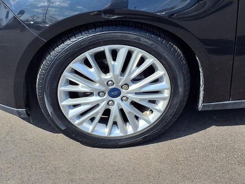 Used 2015 Ford Focus Titanium w/ Titanium Cold Weather Package FWD image 26