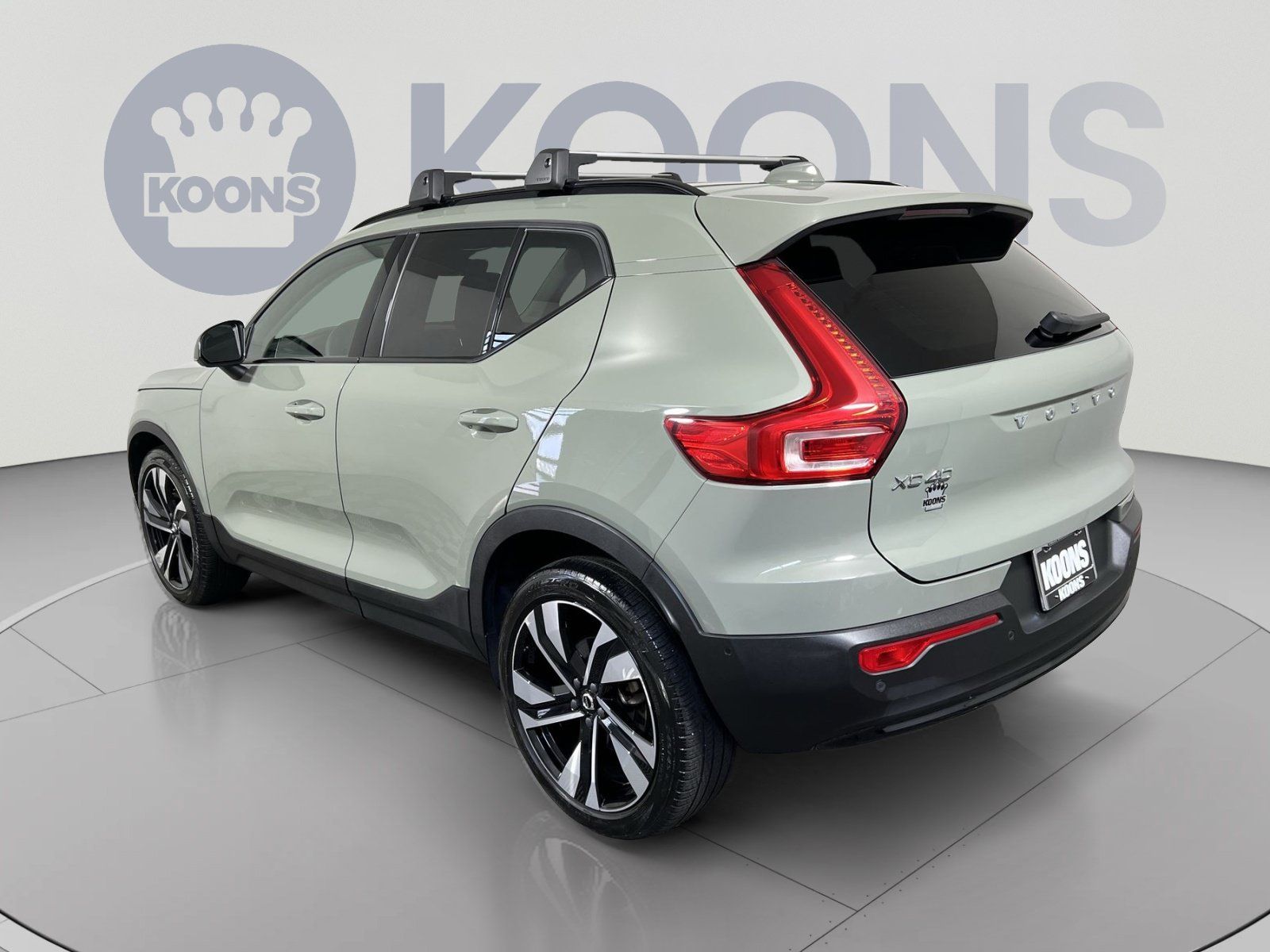 Used 2023 Volvo XC40 B4 Ultimate w/ Climate Package FWD image 8