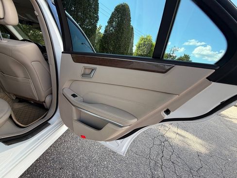 Used 2014 Mercedes-Benz E 350 4MATIC Sedan w/ Premium 1 Package image 27