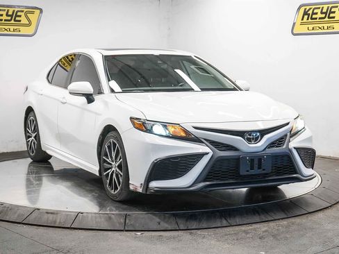 Used 2023 Toyota Camry SE w/ Convenience Package image 5