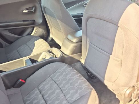 Used 2015 Chevrolet Volt FWD image 18