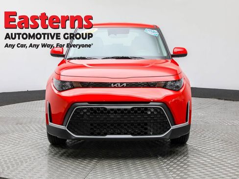 Used 2023 Kia Soul LX w/ Option Group 015 FWD image 2