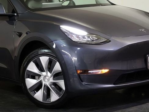 Used 2021 Tesla Model Y Long Range AWD/4WD image 8