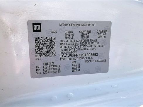 Used 2025 Chevrolet Express 2500 LT w/ LT Preferred Equipment Group RWD image 35