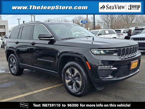 Certified 2022 Jeep Grand Cherokee Limited w/ Luxury Tech Group II image 1