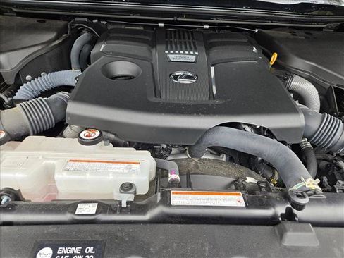 Used 2025 Lexus GX 550 w/ Accessory Package (Z1) image 21