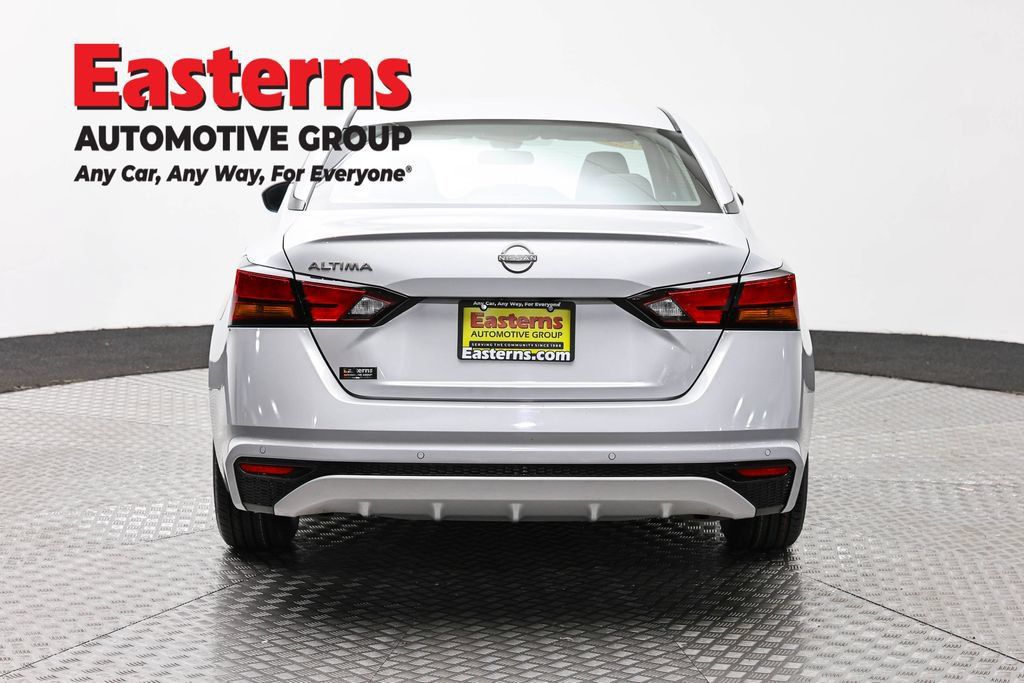Used 2023 Nissan Altima 2.5 S FWD image 6