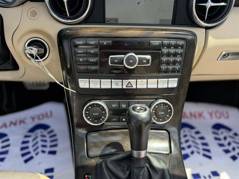 Used 2015 Mercedes-Benz SLK 350 image 32