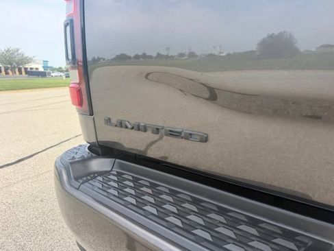 Used 2022 RAM 3500 Limited AWD/4WD image 25