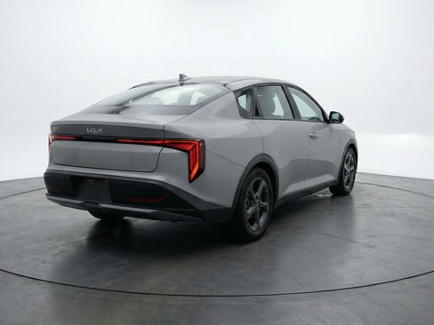 Used 2025 Kia K4 FWD image 9