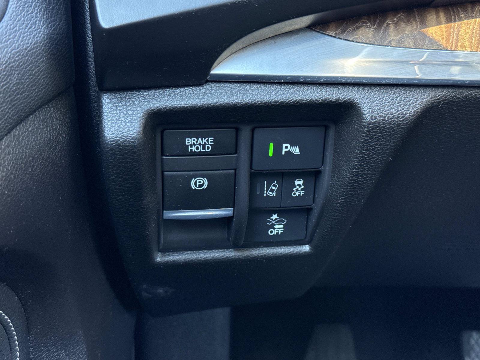 Used 2020 Acura MDX w/ Technology Package AWD/4WD image 19