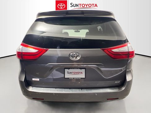 Used 2015 Toyota Sienna XLE w/ XLE Navigation Package FWD image 5