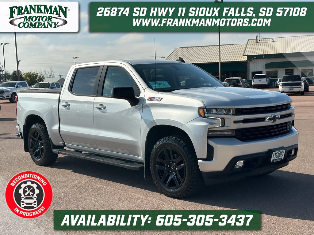 Used 2022 Chevrolet Silverado 1500 RST w/ LPO, Blackout Package AWD/4WD image 1