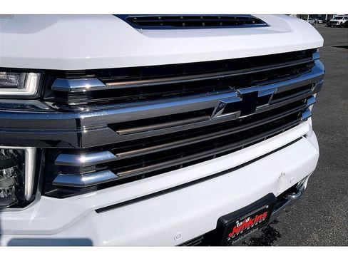 Used 2023 Chevrolet Silverado 3500 High Country w/ Z71 Off-Road Package AWD/4WD image 32