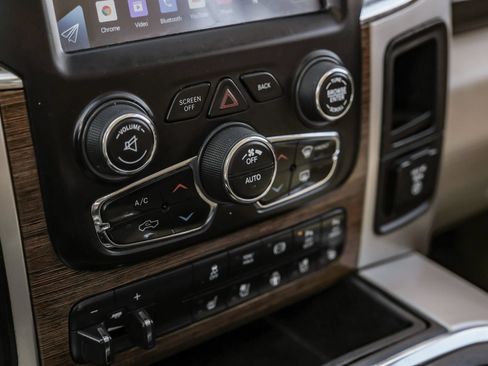 Used 2018 RAM 2500 Laramie w/ Convenience Group AWD/4WD image 26
