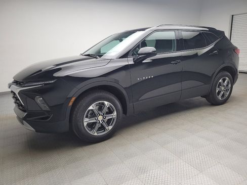 Used 2024 Chevrolet Blazer LT w/ Convenience Package FWD image 2