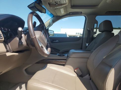 Used 2019 GMC Yukon XL SLT w/ Premium Edition AWD/4WD image 8