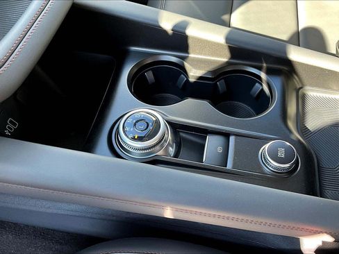 New 2026 Ford Explorer Active image 8