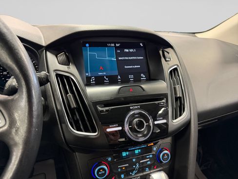 Used 2018 Ford Focus Titanium FWD image 27