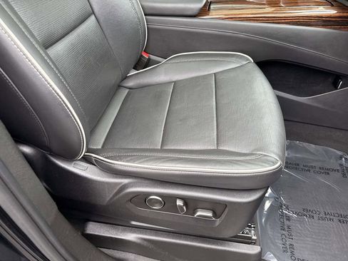 Used 2021 Cadillac Escalade Premium Luxury image 7