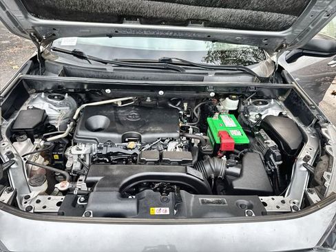 Used 2021 Toyota RAV4 LE image 32