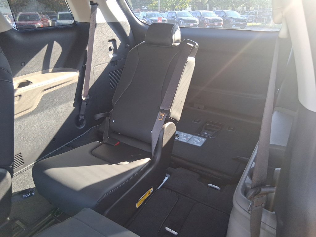 Certified 2026 Kia Carnival EX FWD image 18