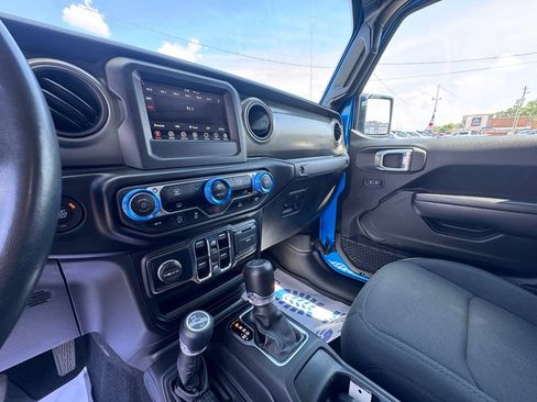 Used 2022 Jeep Gladiator Sport AWD/4WD image 21