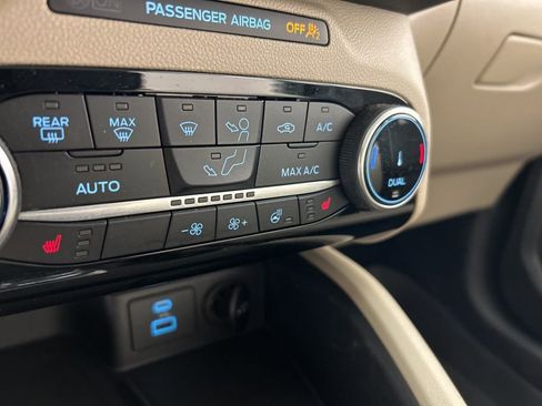 Used 2022 Ford Escape SEL w/ Technology Package image 23