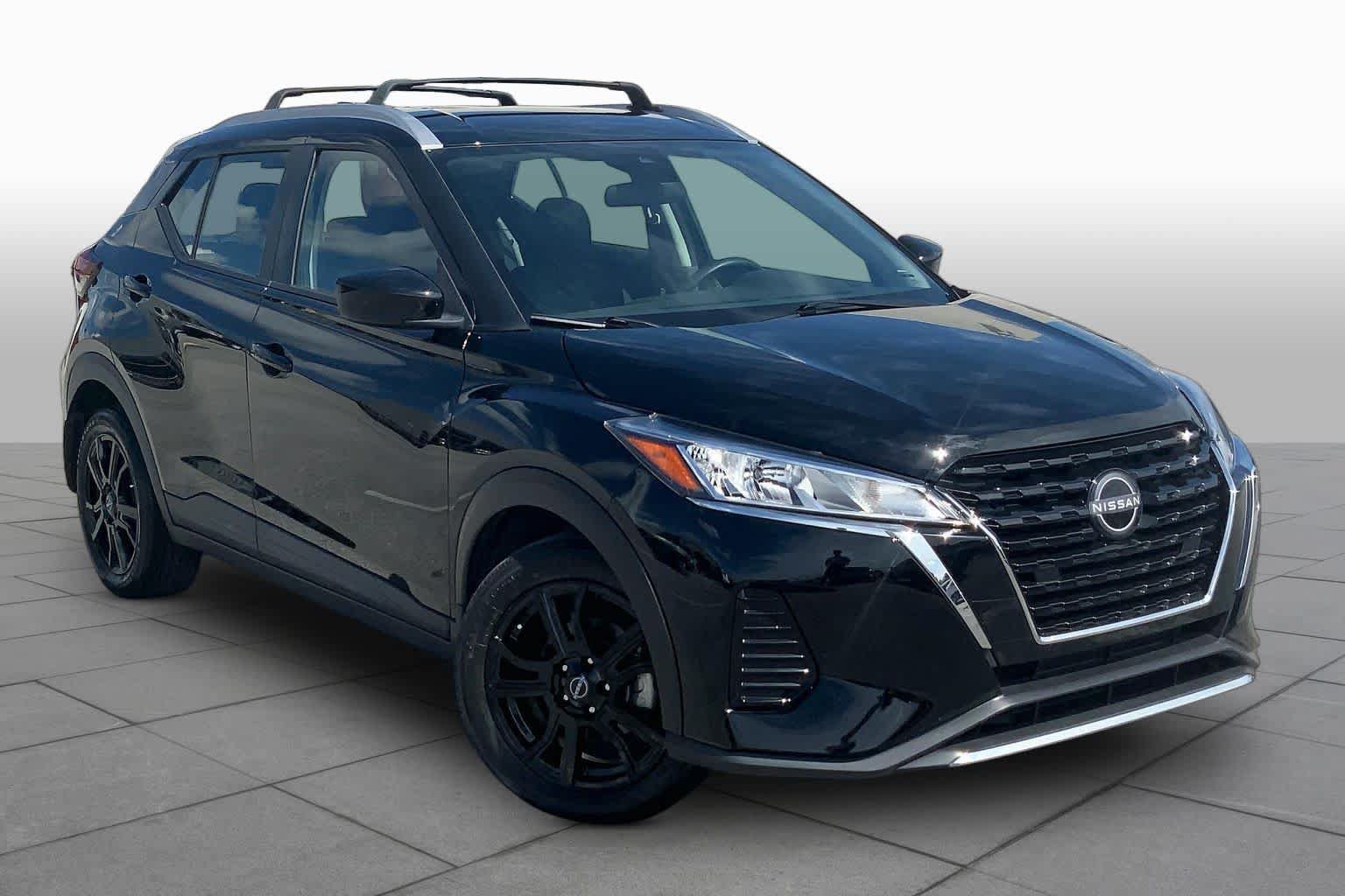 Used 2024 Nissan Kicks SV w/ Exterior Package FWD image 3