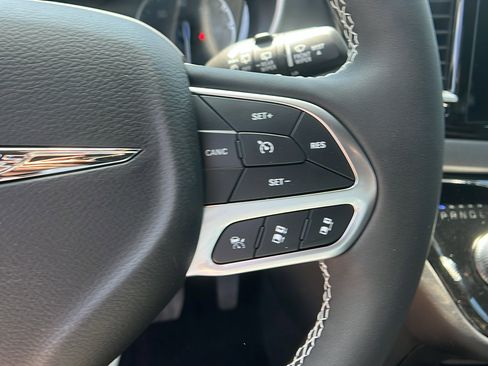 New 2026 Chrysler Voyager LX image 25