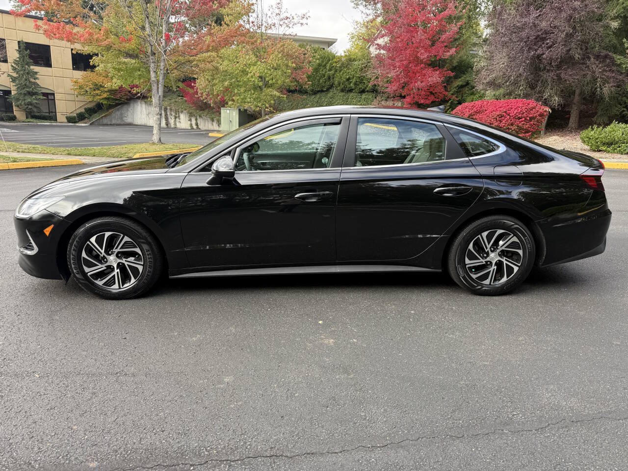 Used 2021 Hyundai Sonata Blue FWD image 2