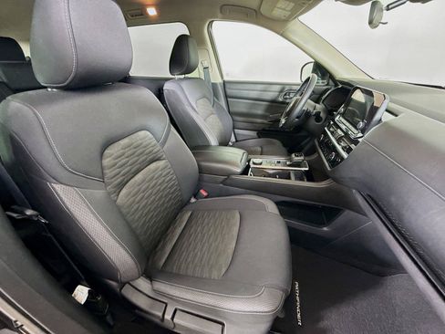Used 2025 Nissan Pathfinder SV AWD/4WD image 28