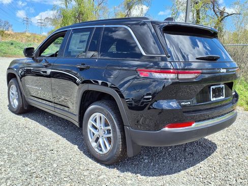 New 2026 Jeep Grand Cherokee Laredo X AWD/4WD image 3