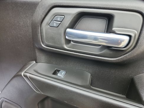 Used 2025 Chevrolet Silverado 2500 Custom w/ Custom Value Package image 39